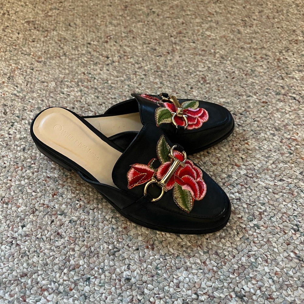 Rose mules
